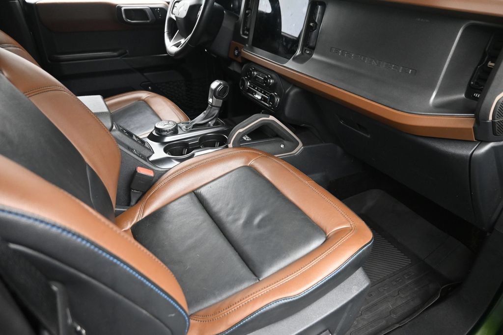 Used 2024 Ford Bronco Outer Banks AWD/4WD image 9
