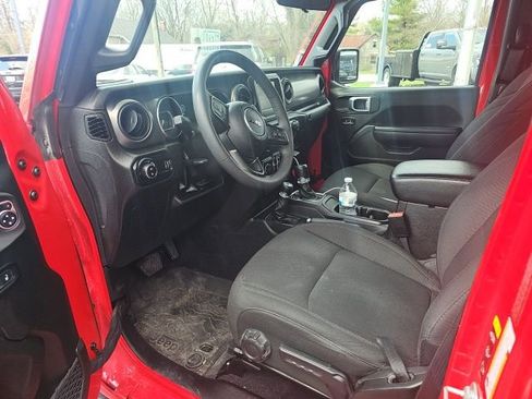 Used 2023 Jeep Gladiator Sport image 18