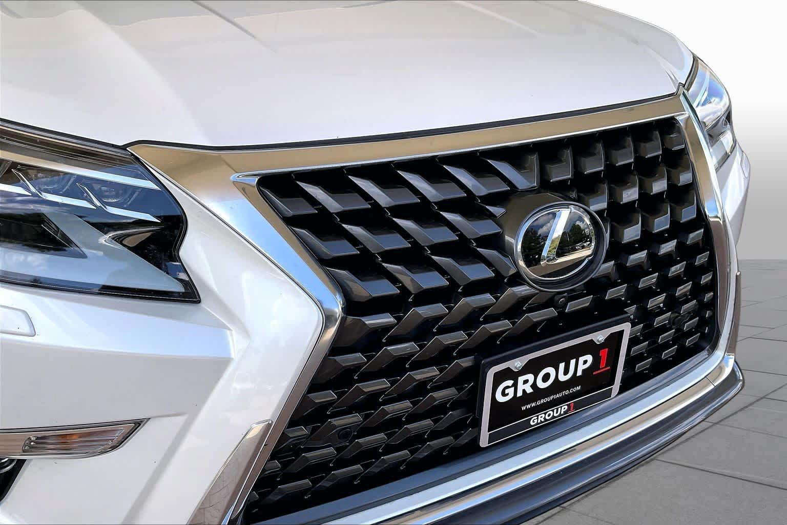 Used 2023 Lexus GX 460 Luxury w/ Sport Design Package AWD/4WD image 27