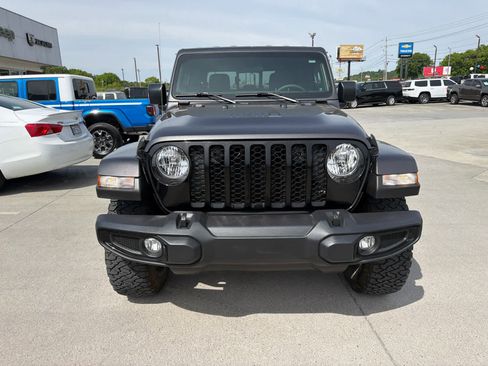 Used 2023 Jeep Gladiator Sport AWD/4WD image 3