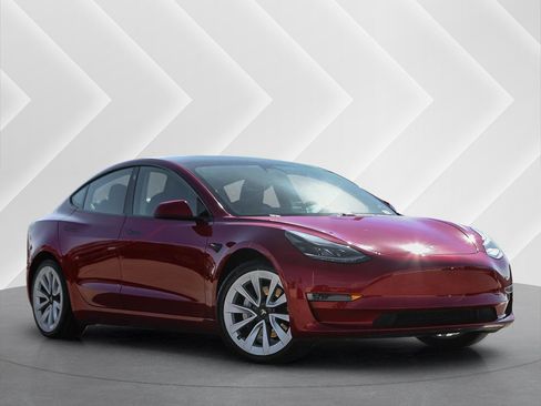 Used 2021 Tesla Model 3 Standard Range Plus RWD image 1