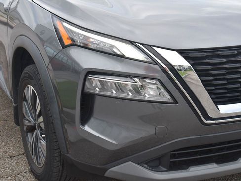 Used 2023 Nissan Rogue SV w/ SV Premium B Package FWD image 16