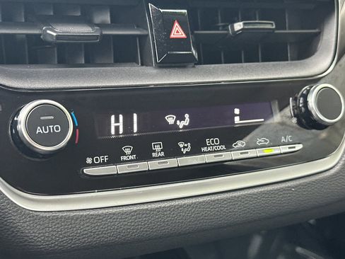 Used 2023 Toyota Corolla LE image 19