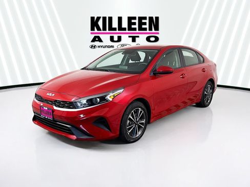 Used 2024 Kia Forte LXS FWD image 3