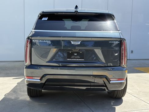 Certified 2025 Cadillac Escalade IQ Luxury 2 w/ LPO, Premium Carpet Package AWD/4WD image 8