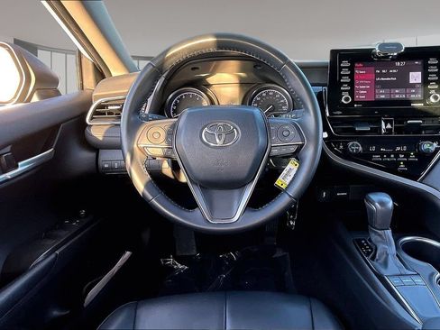 Used 2022 Toyota Camry SE FWD image 8
