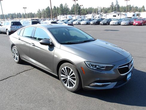 Used 2018 Buick Regal Preferred w/ Driver Confidence Package #1 image 8