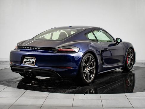 Used 2022 Porsche 718 Cayman S image 8