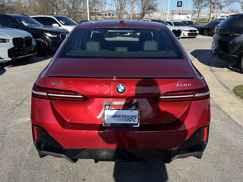 Used 2024 BMW 540i xDrive 540i xDrive w/ Premium Package image 9