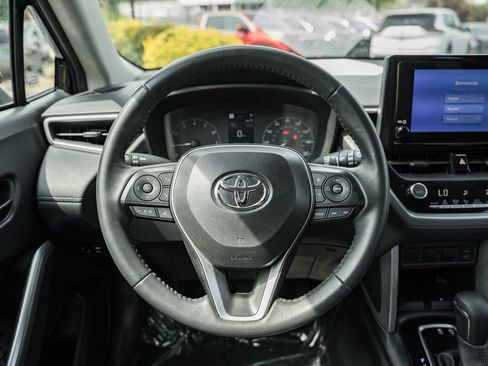 Used 2024 Toyota Corolla Cross LE AWD/4WD image 27