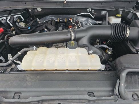 Used 2024 Ford Expedition Limited image 17