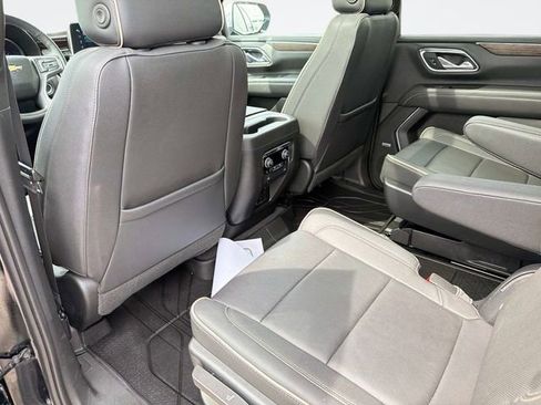 Used 2023 Chevrolet Tahoe Premier AWD/4WD image 16