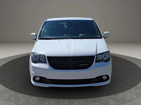 Used 2019 Dodge Grand Caravan SXT w/ Driver Convenience Group FWD image 3