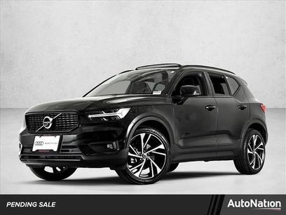 Used 2022 Volvo XC40 T5 R-Design w/ Advanced Package