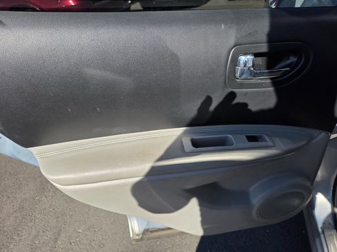 Used 2013 Nissan Rogue SL AWD/4WD image 10