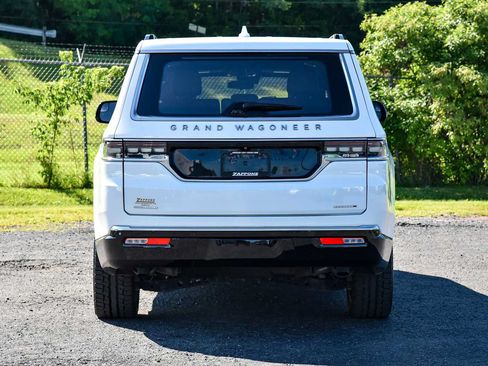 Certified 2023 Jeep Grand Wagoneer Series III AWD/4WD image 4