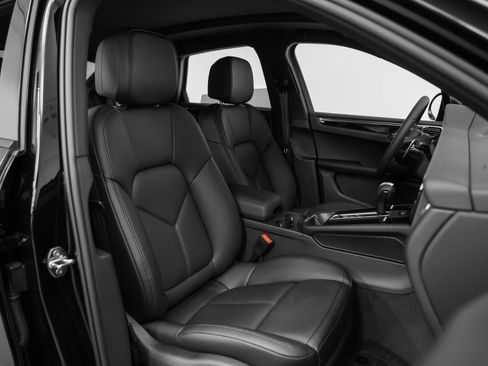 Certified 2025 Porsche Macan image 20