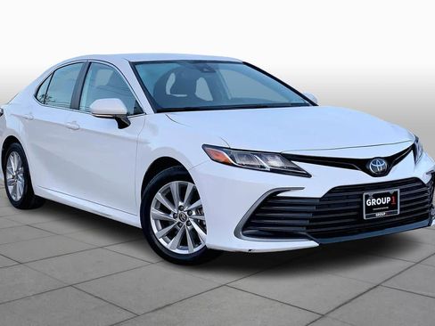 Used 2024 Toyota Camry LE w/ Convenience Package image 3