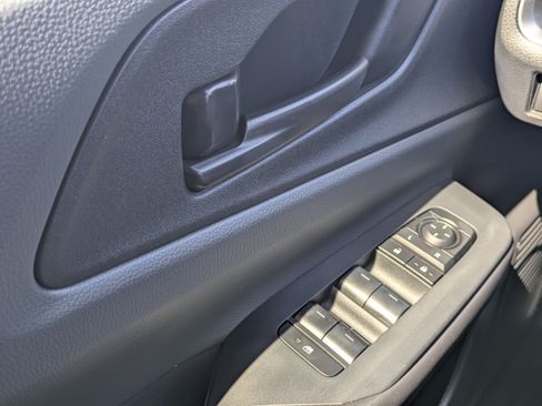 Used 2025 Toyota Prius LE FWD image 26