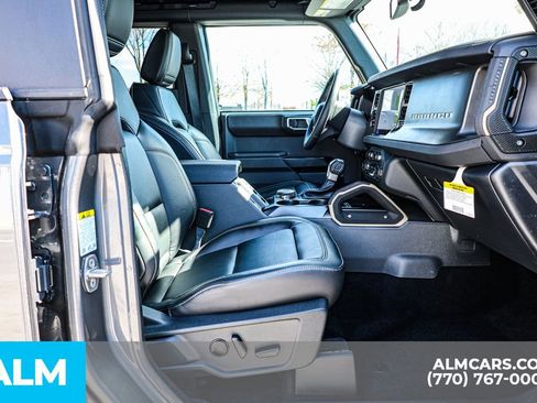 Used 2025 Ford Bronco Badlands image 21