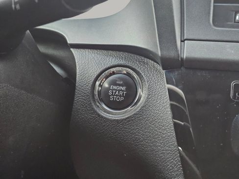 Used 2017 Toyota Sienna Limited Premium image 10