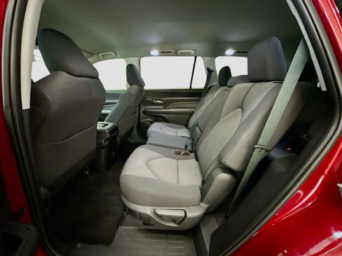 Used 2025 Toyota Grand Highlander AWD Hybrid image 29