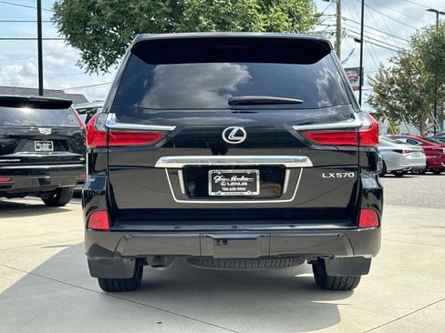 Used 2021 Lexus LX 570 4WD w/ Luxury Package image 7