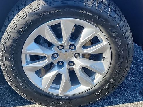 Used 2024 Chevrolet Silverado 1500 Custom image 18