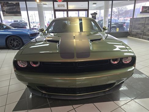 Used 2018 Dodge Challenger SXT w/ Blacktop Package image 2