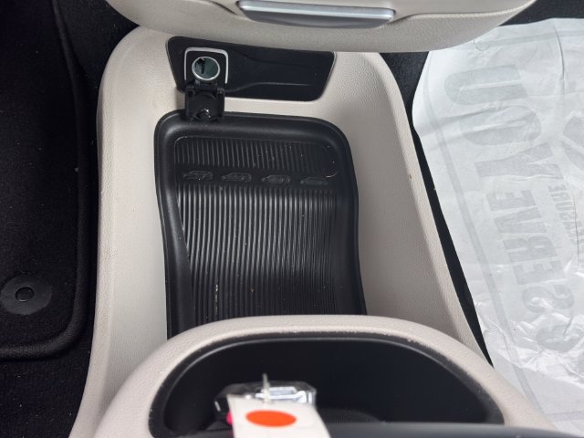 Certified 2024 Chrysler Pacifica Touring-L FWD image 36