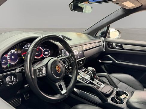 Used 2019 Porsche Cayenne Turbo AWD/4WD image 16