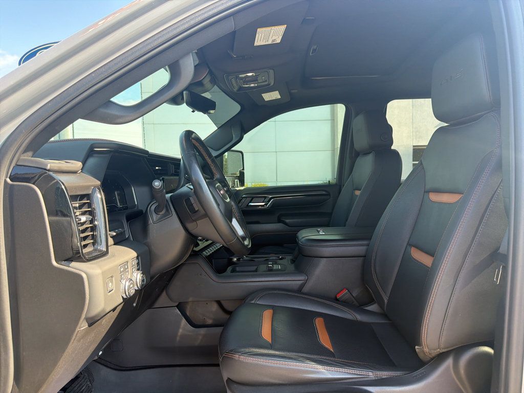 Used 2024 GMC Sierra 2500 AT4 w/ AT4 Premium Plus Package AWD/4WD image 9