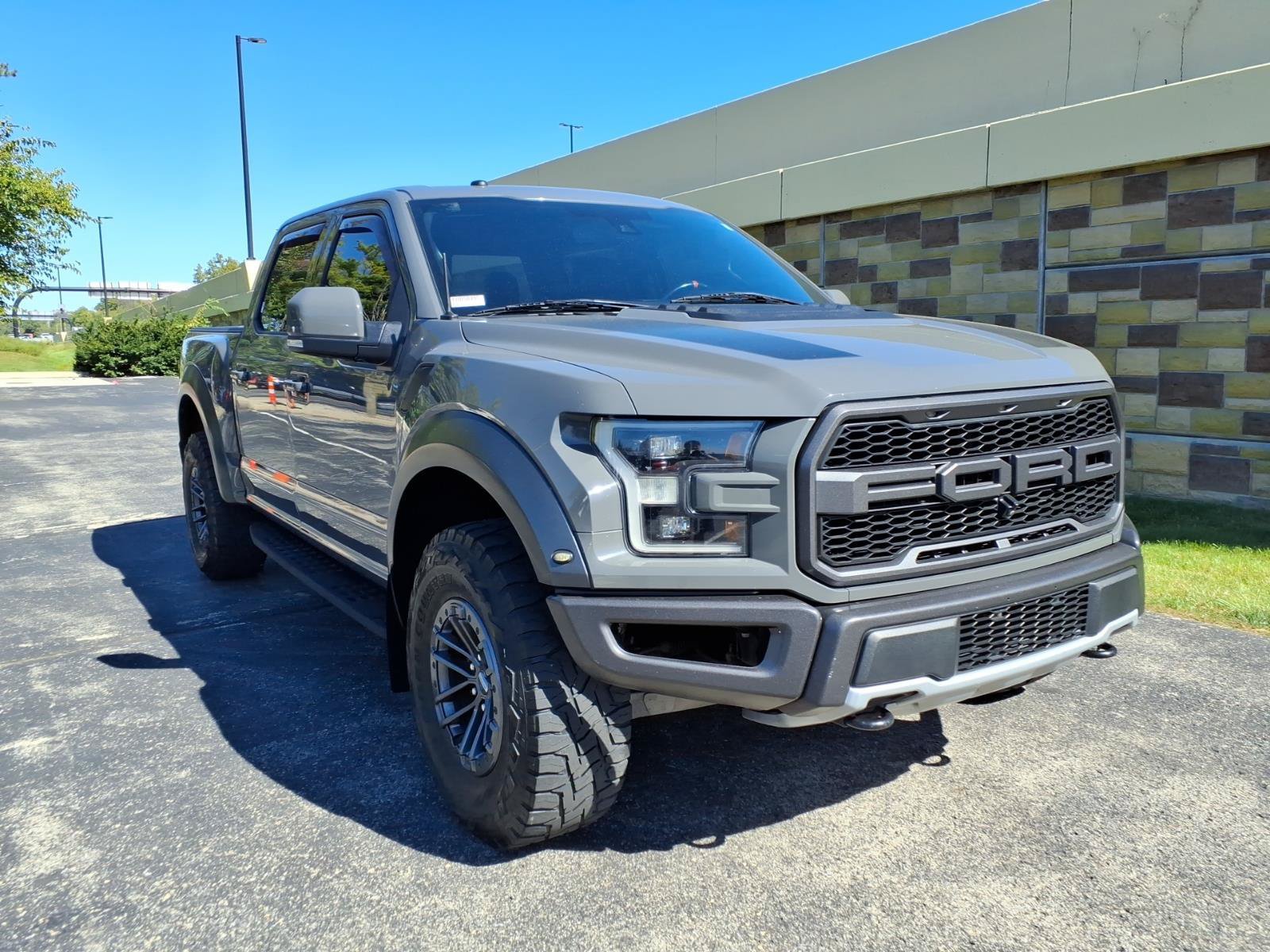 Used 2018 Ford F150 Raptor w/ Equipment Group 802A Luxury AWD/4WD image 2