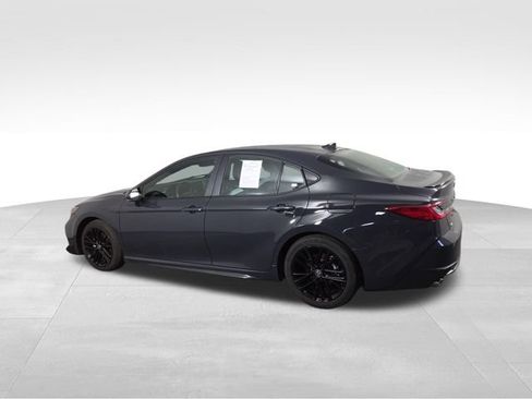 Used 2025 Toyota Camry SE FWD image 10