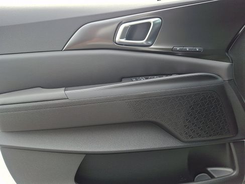 New 2027 Kia Carnival EX w/ Dark Edition Package FWD image 9