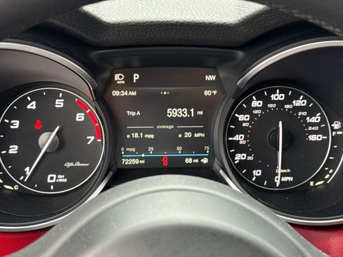 Used 2019 Alfa Romeo Stelvio Ti Sport w/ Quick Order Package 22S Sport AWD/4WD image 22