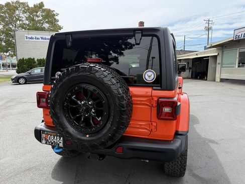 Used 2023 Jeep Wrangler Unlimited Rubicon 4xe AWD/4WD image 9