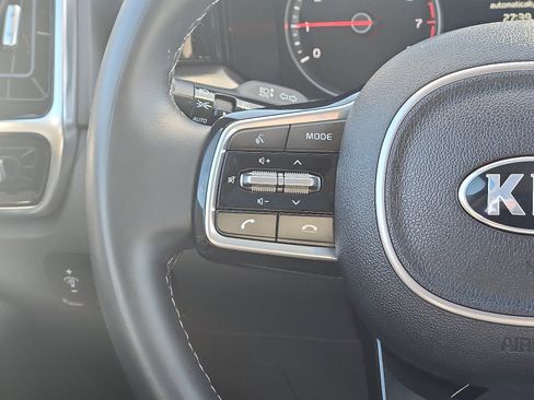Used 2021 Kia Sorento SX image 16