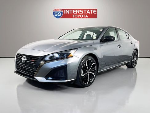 Used 2025 Nissan Altima 2.5 SR image 3