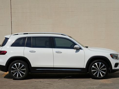 Used 2022 Mercedes-Benz GLB 250 w/ Premium Package Lite image 52
