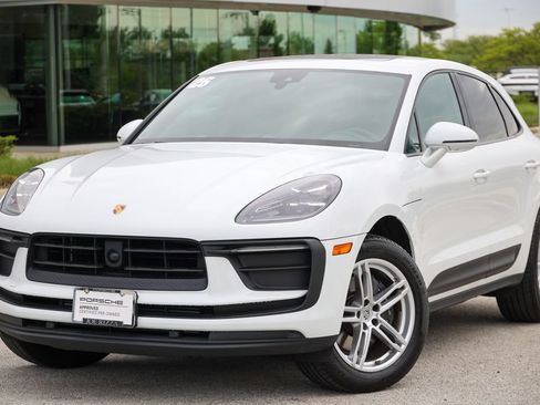 Certified 2026 Porsche Macan AWD/4WD image 27