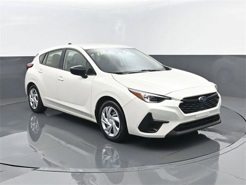 Used 2024 Subaru Impreza 2.0i image 3