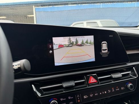 Used 2024 Kia Niro Wind FWD image 17