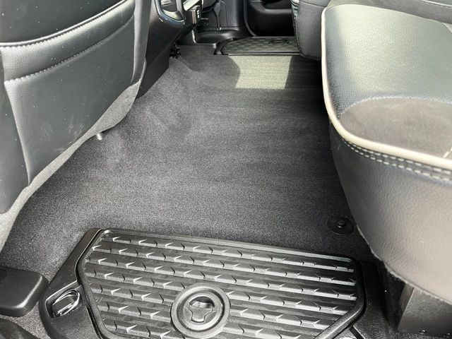 Used 2025 RAM 1500 Laramie AWD/4WD image 11