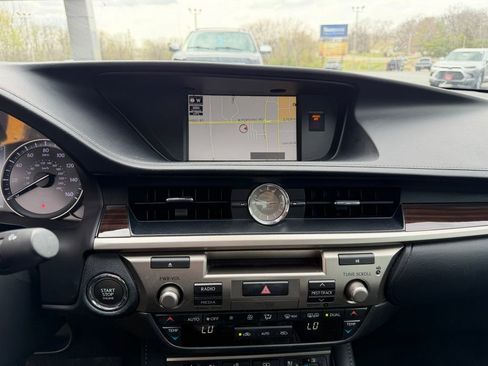 Used 2018 Lexus ES 350 w/ Ultra Luxury Package image 16