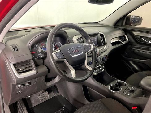 Used 2024 GMC Terrain SLE w/ Driver Convenience Package FWD image 17