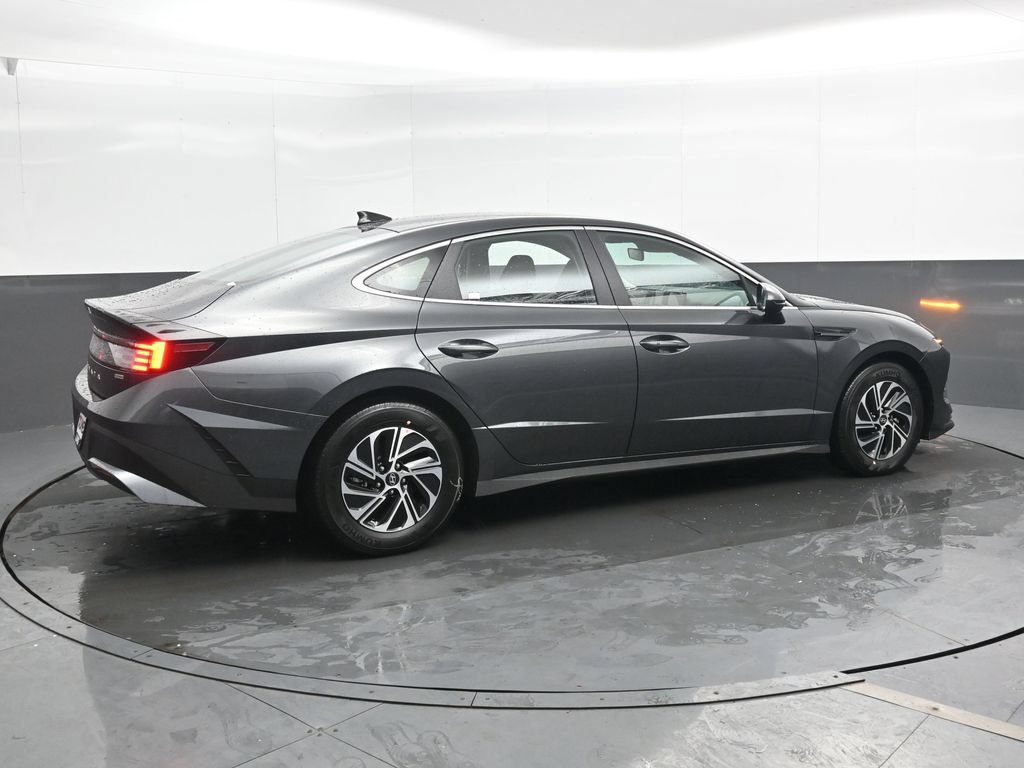 New 2026 Hyundai Sonata Blue FWD image 2