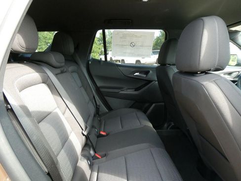 New 2027 Chevrolet Equinox LT AWD/4WD image 11