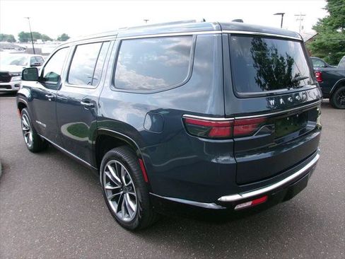 Certified 2024 Jeep Wagoneer Series III w/ Premium Group I AWD/4WD image 4