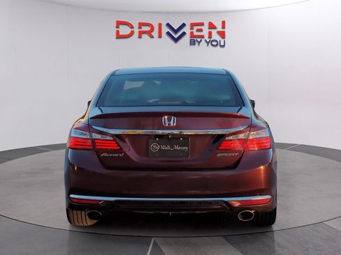 Used 2016 Honda Accord Sport image 4